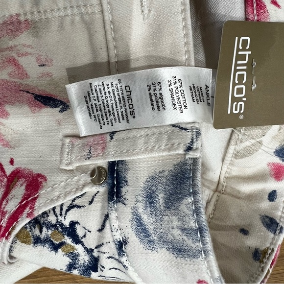 Chico's NWT Cream and Pink Floral Straight Leg Jeans Size 1 - Picture 6 of 6